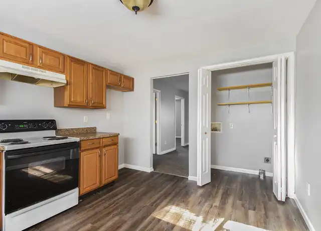 Property at 705 E 3rd St, Mishawaka, IN, 46544, 2 beds, 1 bath, [object Object]