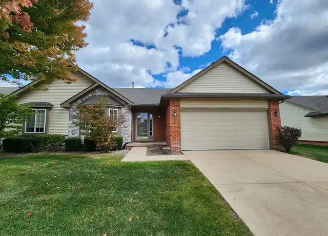 Property at 1880 N Kenwyck Dr, Ypsilanti, MI, 48198, 2 beds, 2 baths, [object Object]