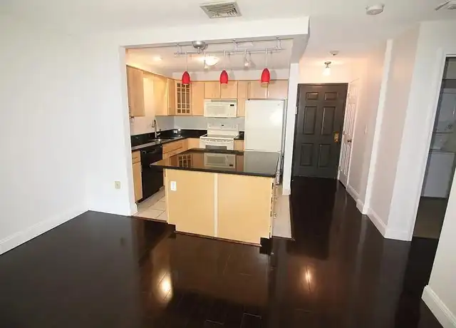 Property at 1029 Pleasant St, Worcester, MA, 01602, 1 bed, 1 bath, [object Object]