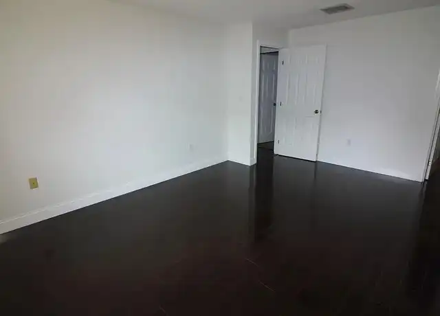Property at 1029 Pleasant St, Worcester, MA, 01602, 1 bed, 1 bath, [object Object]