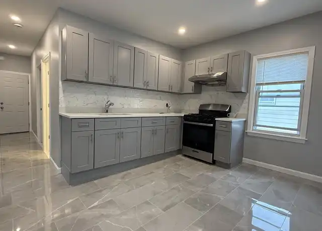 Property at 170 Billings Rd Unit 3, Quincy, MA, 02171, 2 beds, 1 bath, [object Object]