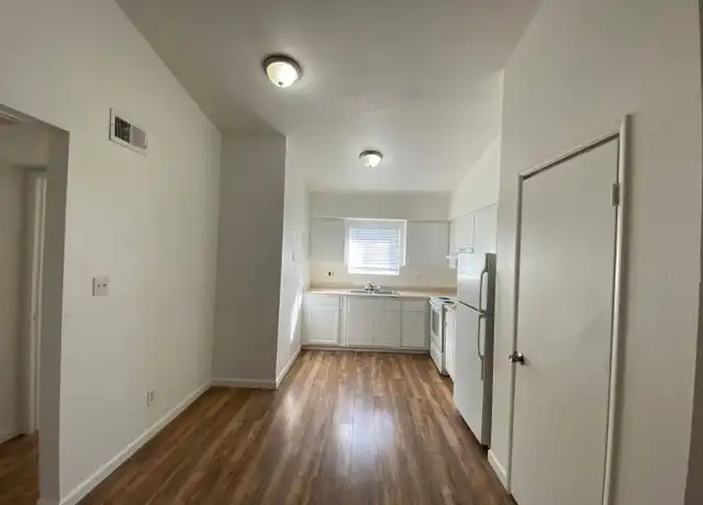 Property at 327 E Vine Cir Unit 201, Mesa, AZ, 85210, 2 beds, 1 bath, [object Object]