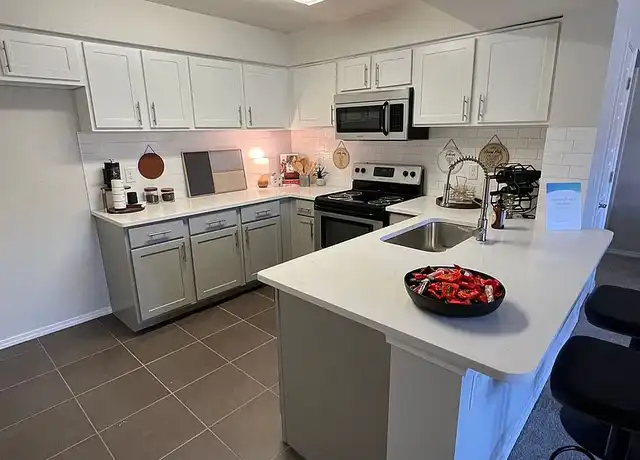 Property at The Icon at Norman Apartments LP - 6475 36th Ave NW, Norman, OK, 73072, 1-2 bed, 1-2 bath, [object Object]