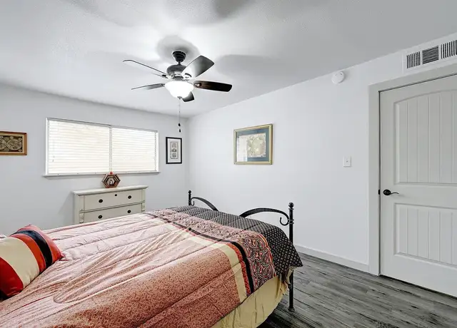 Photo of 807 W Lynn St, Austin, TX 78703
