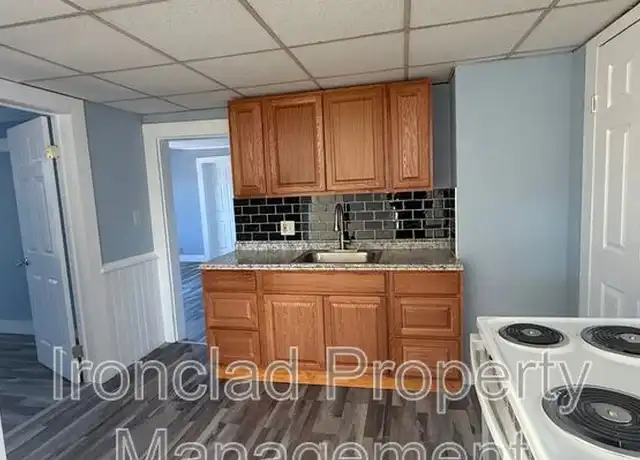Property at 72 Prospect St Unit 2, Bristol, CT, 06010, 3 beds, 1 bath, [object Object]