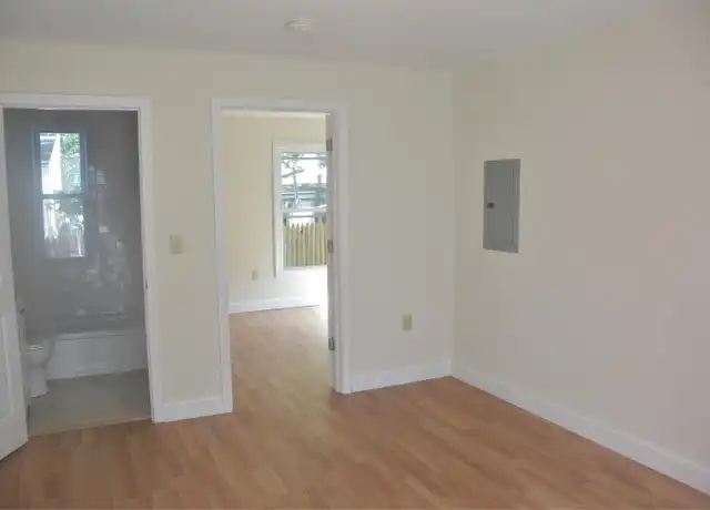 Property at 429 Central St Unit 1R, Manchester, NH, 03103, 1 bed, 1 bath, [object Object]