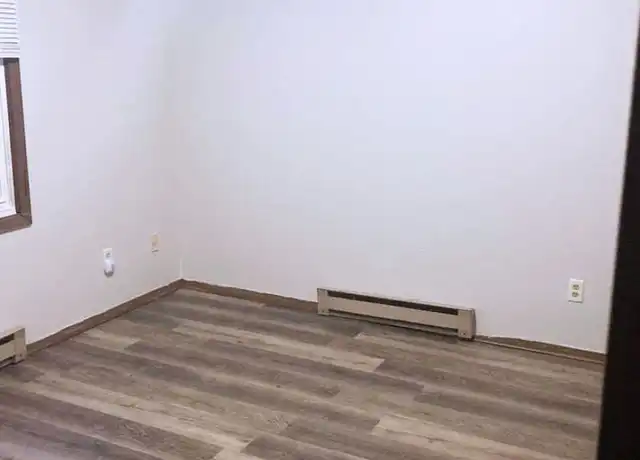 Property at 1212 Meridian Heights Dr Unit 8, Eau Claire, WI, 54703, 2 beds, 1 bath, [object Object]