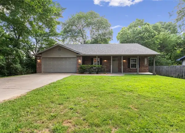 Property at 1135 N Vista Pl, Fayetteville, AR, 72703, 3 beds, 2 baths, [object Object]