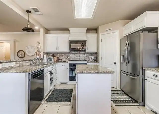 Property at 320 Delaware St, Burleson, TX, 76028, 3 beds, 2 baths, [object Object]
