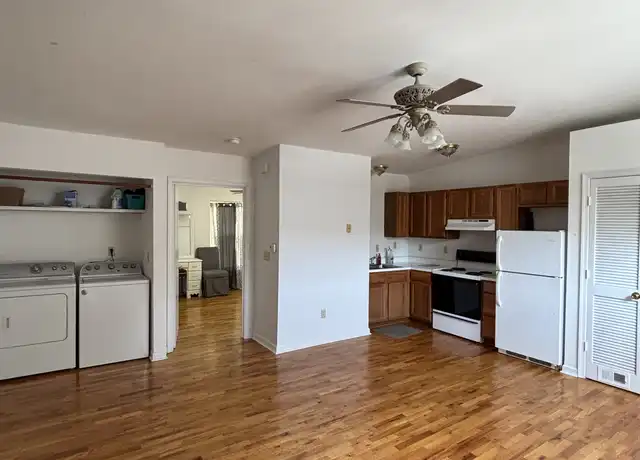 Property at 412 Oak Ave, Waynesboro, VA, 22980, 1 bed, 1 bath, [object Object]