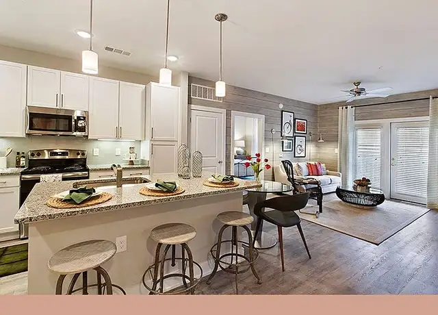 Photo of 5310 Falls Dr, Cumming, GA 30028