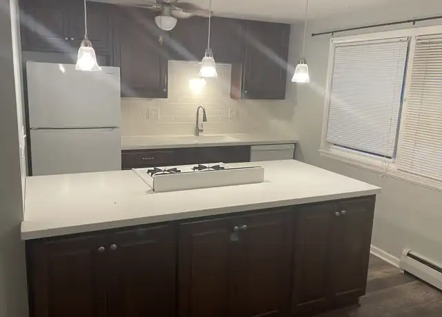 Property at 844 Village Quarter Rd Unit A5, West Dundee, IL, 60118, 2 beds, 1 bath, [object Object]
