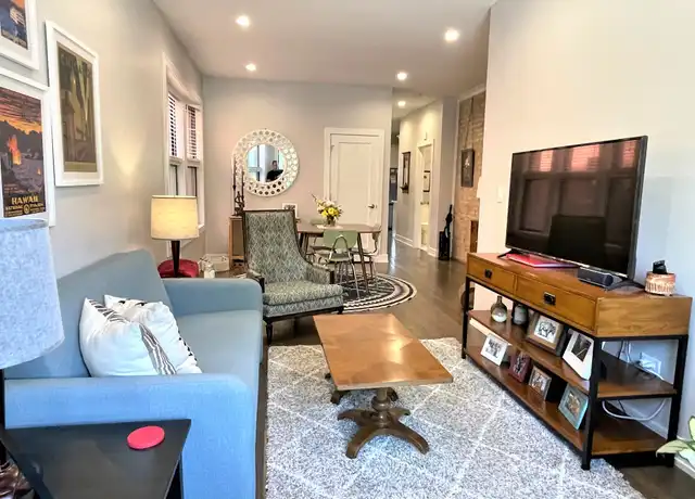 Property at 1455 W Farragut Ave Unit 1, Chicago, IL, 60640, 2 beds, 1 bath, [object Object]