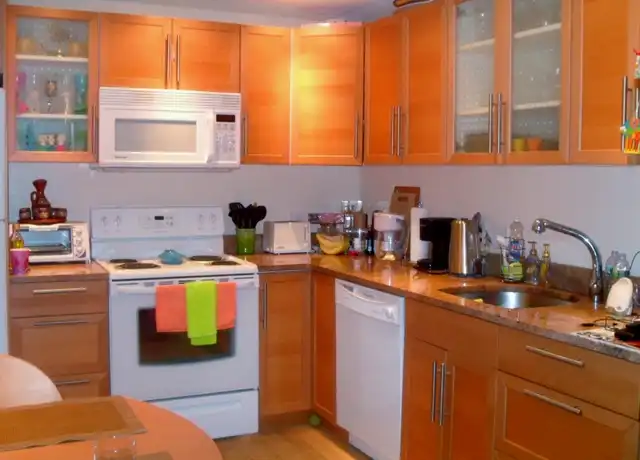 Property at 366 Elliot St #6, Newton Upper Falls, MA, 02464, 2 beds, 1 bath, [object Object]