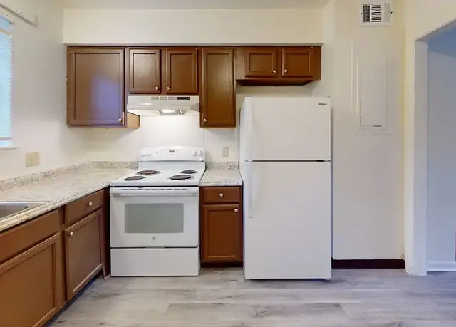 Photo of 111 Edgewater Rd, Savannah, GA 31406