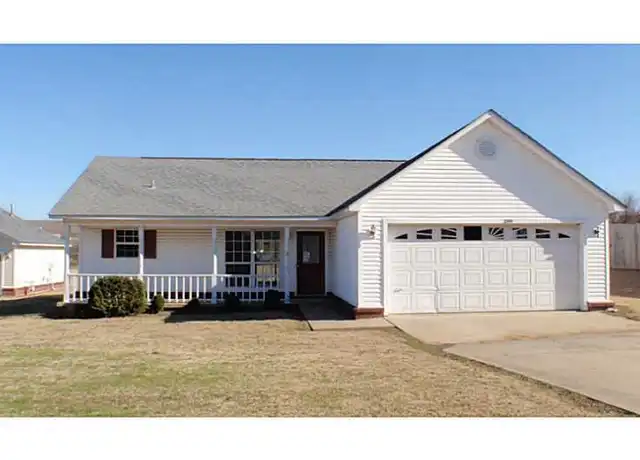 Property at 2004 N Hills Blvd, Van Buren, AR, 72956, 3 beds, 2 baths, [object Object]