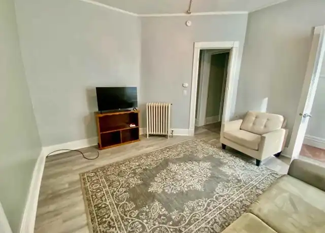 Property at 336 W 9th St Unit 336-1R, Erie, PA, 16502, 1 bed, 1 bath, [object Object]