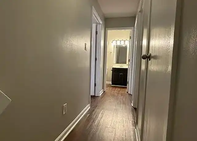Property at Charleston Square Townhomes - 81 Charleston Sq, Johnson City, TN, 37601, 1 bed, 1 bath, [object Object]