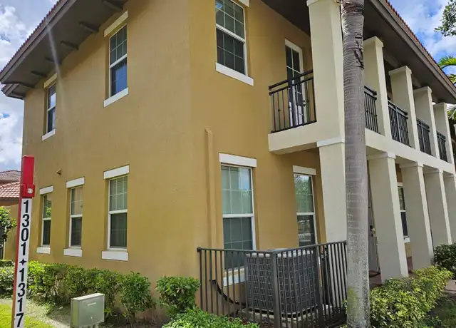 Property at 1321 SW 147th Ter, Pembroke Pines, FL, 33027, 3 beds, 2.5 baths, [object Object]