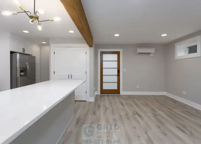 Property at 2537 SE 35th Pl Unit B, Portland, OR, 97202, 2 beds, 2 baths, [object Object]