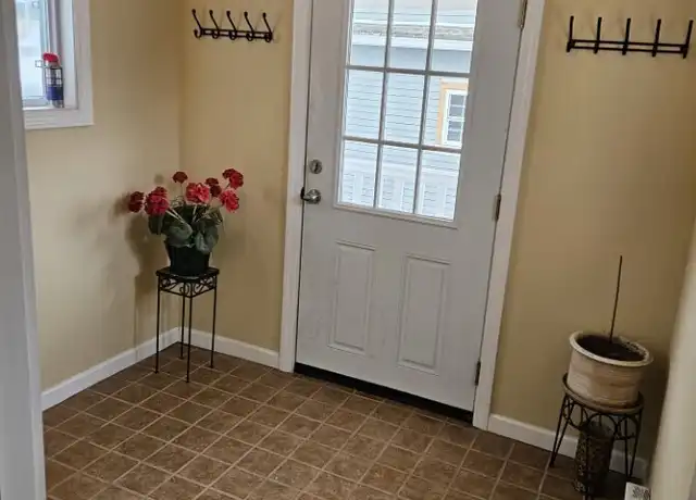Property at 44-46 Hoyt St Unit 1, Danbury, CT, 06810, 2 beds, 1 bath, [object Object]