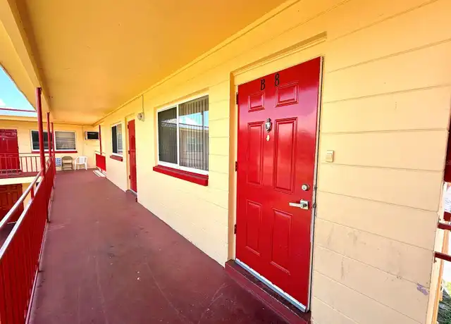 Property at 1050 62nd Ave S Unit E-4, St. Petersburg, FL, 33705, 2 beds, 1 bath, [object Object]