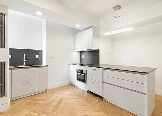 Property at 301 E 21st St Unit 14N, New York, NY, 10010, 0 beds, 1 bath, [object Object]