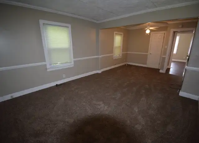 Property at 647 Golfview Dr, Lexington, KY, 40504, 4 beds, 2 baths, [object Object]