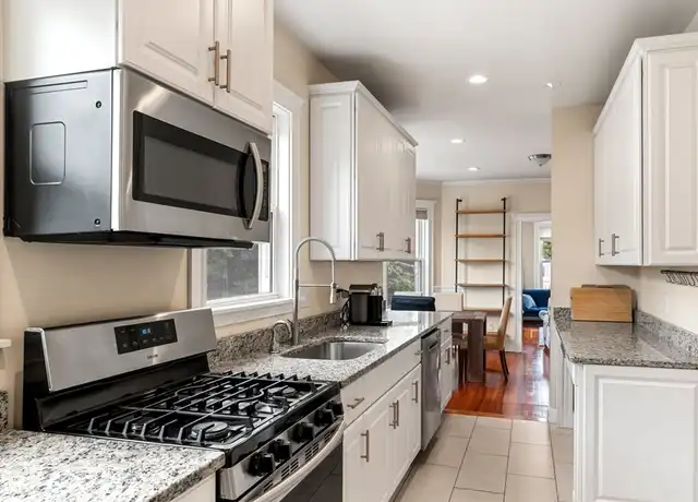 Property at 12 White Ave #2, Chestnut Hill, MA, 02467, 3 beds, 2 baths, [object Object]