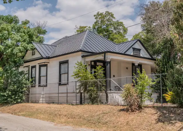 Property at 429 E Carson St, San Antonio, TX, 78208, 1 bed, 1 bath, [object Object]