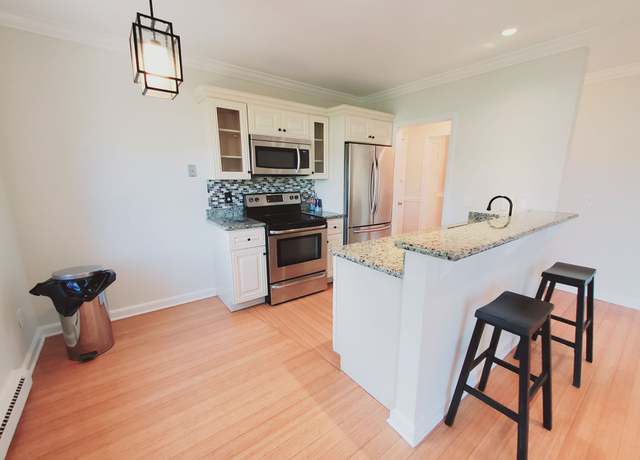 Photo of 36 Turn of River Rd Unit 4, Stamford, CT 06905
