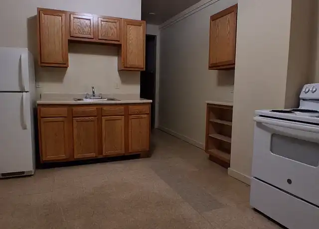 Property at 294 Oakland St Unit 2R, Springfield, MA, 01108, 2 beds, 1 bath, [object Object]