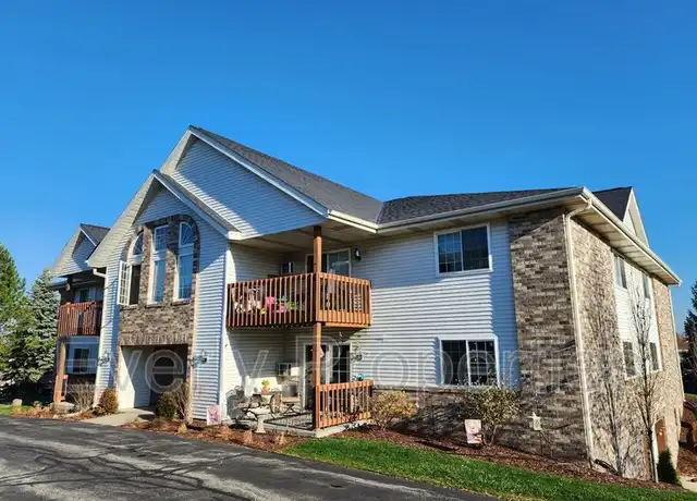 Property at 652 Westfield Way, Pewaukee, WI, 53072, 2 beds, 2 baths, [object Object]