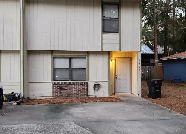 Property at 1803 SW 68th Ter, Gainesville, FL, 32607, 3 beds, 2.5 baths, [object Object]