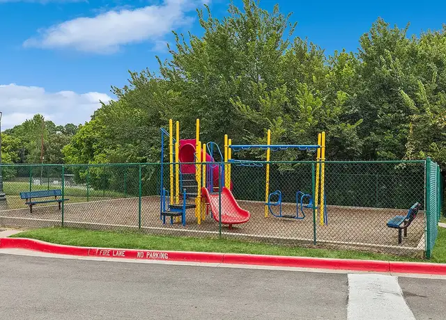 Photo of 200 Atwood Ct, Weatherford, TX 76086