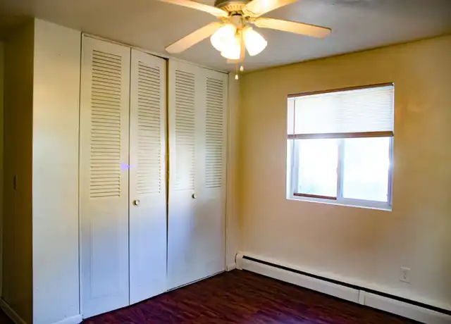 Property at 800 University Ave SE Unit 25, Minneapolis, MN, 55414, 1 bed, 1 bath, [object Object]