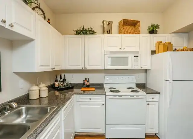Property at 999 White St, Houston, TX, 77007, 1 bed, 1 bath, [object Object]
