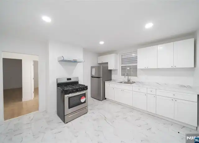 Property at 132 Seymour Ave Unit 1, Newark, NJ, 07108, 3 beds, 1 bath, [object Object]