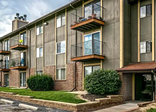 Property at Howard Street Apartments - 7520 Howard St, Omaha, NE, 68114, 1-2 bed, 1 bath, [object Object]