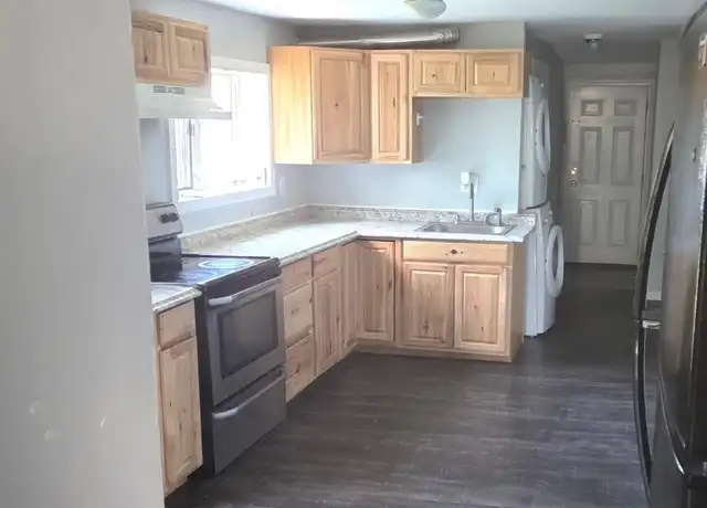Property at 2 Lawrence Rd Unit B, Derry, NH, 03038, 3 beds, 1 bath, [object Object]
