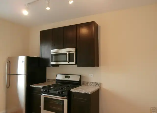 Property at 3216 W Argyle St Unit 1N, Chicago, IL, 60625, 4 beds, 2 baths, [object Object]