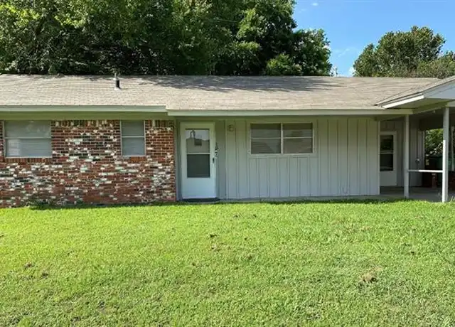 Property at 1406 Lynwood St, Gainesville, TX, 76240, 3 beds, 1.5 baths, [object Object]