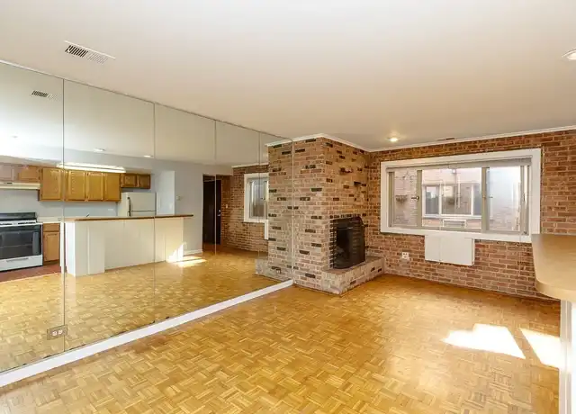 Property at 663 W Melrose St, Chicago, IL, 60657, 1 bed, 1 bath, [object Object]