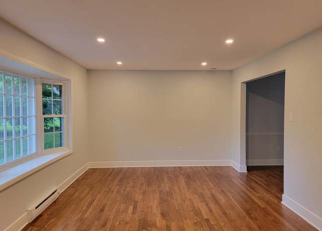 Photo of 10617 Good Spring Ave, Great Falls, VA 22066