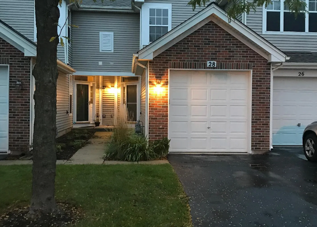 Photo of 28 Waverly Ct, Algonquin, IL 60102