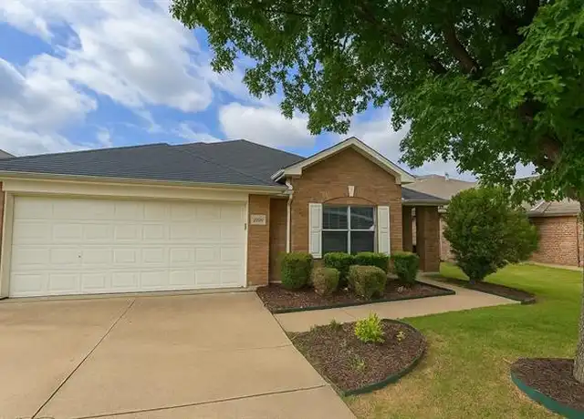 Property at 10420 Devin Ln, Hurst, TX, 76053, 4 beds, 2 baths, [object Object]