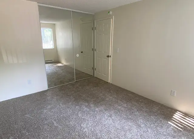 Photo of 12425 SE River Rd, Portland, OR 97222