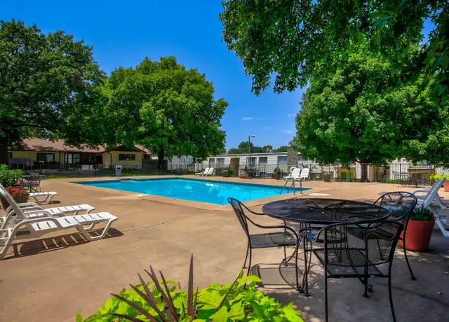 Property at Rolling Oaks - 429 N Air Depot Blvd, Oklahoma City, OK, 73110, 1-2 bed, 1-2 bath, [object Object]