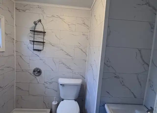 Property at 810 Wilson St Unit Bedroom (B), Orangeburg, SC, 29115, 1 bed, 1 bath, [object Object]