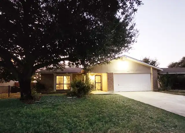 Property at 746 Sawtooth Dr, San Antonio, TX, 78245, 3 beds, 2 baths, [object Object]